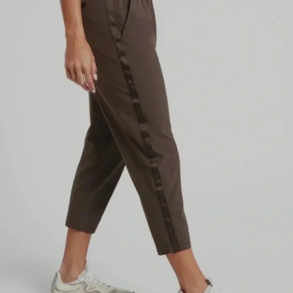 ATHLETA Nolita Slim Tapered Crop Pant brown plus size 22 - Picture 7 of 7